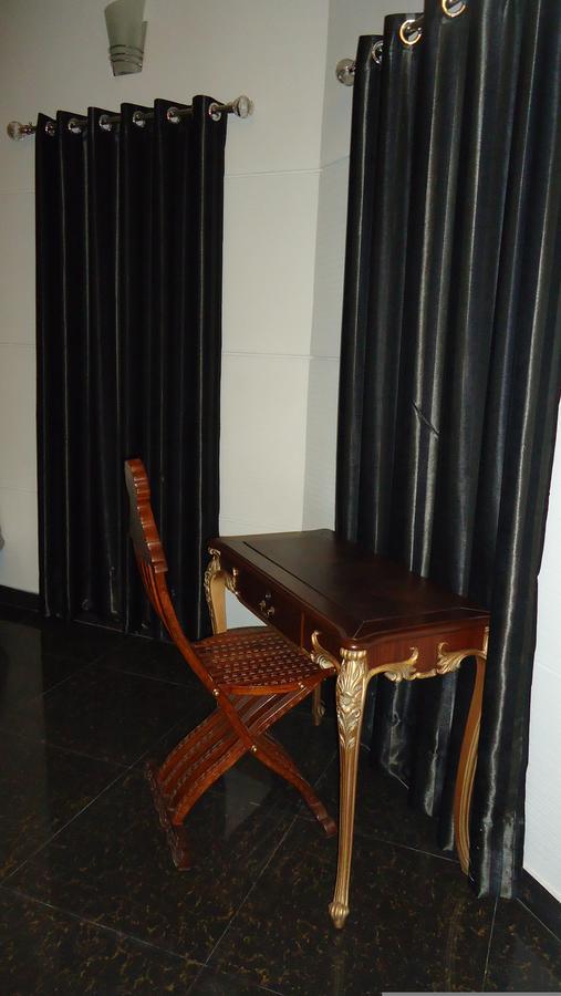 Midway Hotel & Restaurant Sadiqabad Extérieur photo