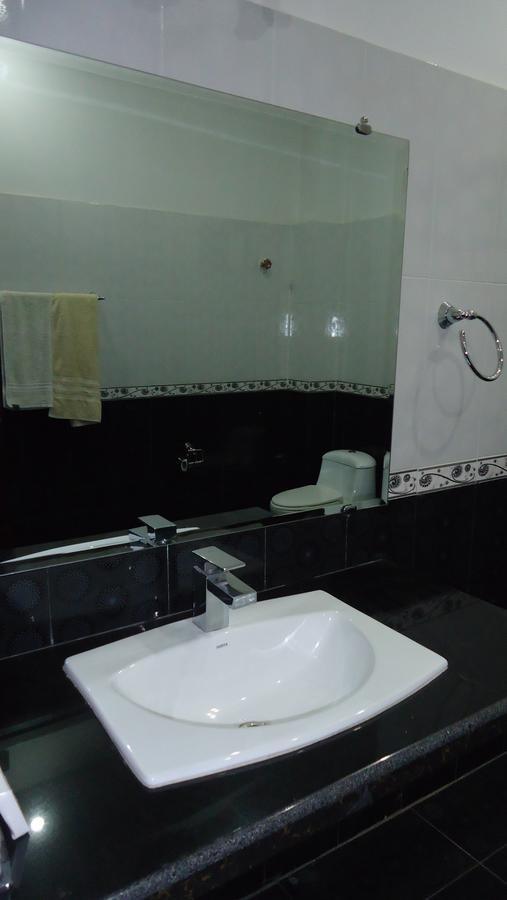 Midway Hotel & Restaurant Sadiqabad Extérieur photo