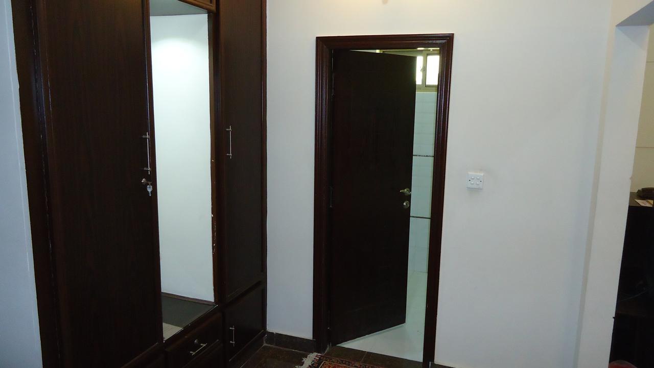 Midway Hotel & Restaurant Sadiqabad Extérieur photo