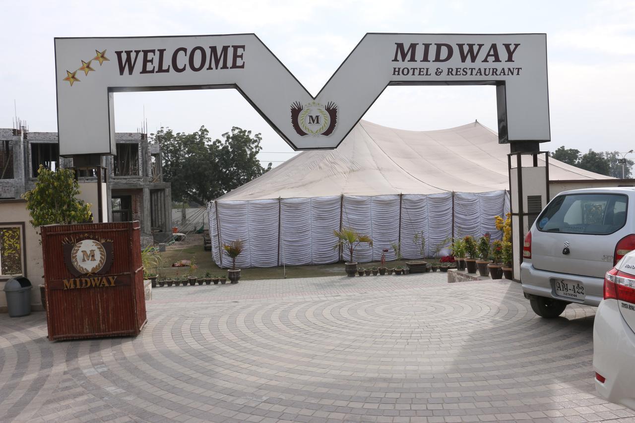 Midway Hotel & Restaurant Sadiqabad Extérieur photo
